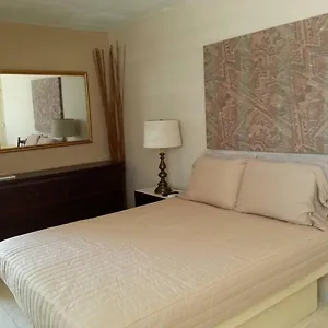 Furnished Mini Studio Queen Bed, Ac & Wifi, Inquire Weekly & Monthly Discou Apartment